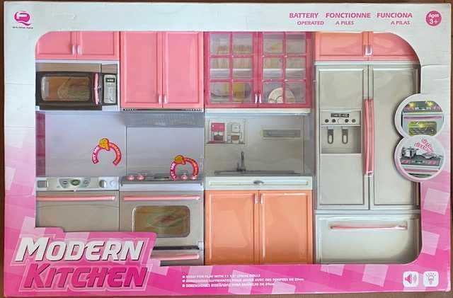 Интерактивная кухня Modern Kitchen для Барби с эффектом кипения и аксессуарами.