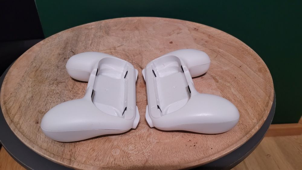 Dobe 2x Uchwyt Handgrip do pad Joy-Con Nintendo Switch