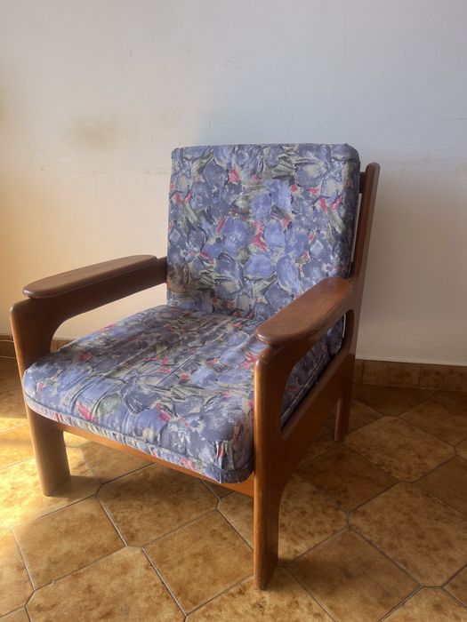 Poltrona em madeira