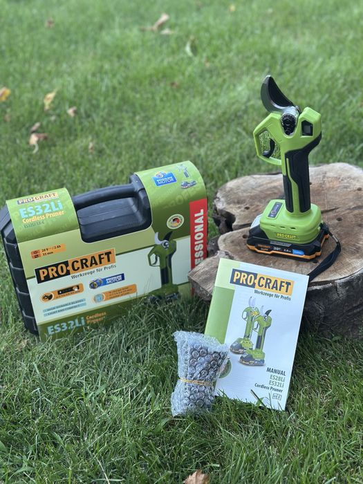 ProCraft ES32Li —  акумуляторний секато з безщітковим двигуном