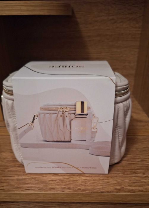 Perfume Soirée + mala - novo