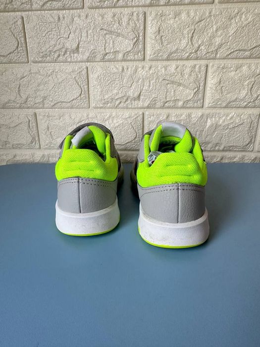 Кросовки Adidas 30p мокасини хайтопи кросівки крокси шлепки сандалі босоніжки