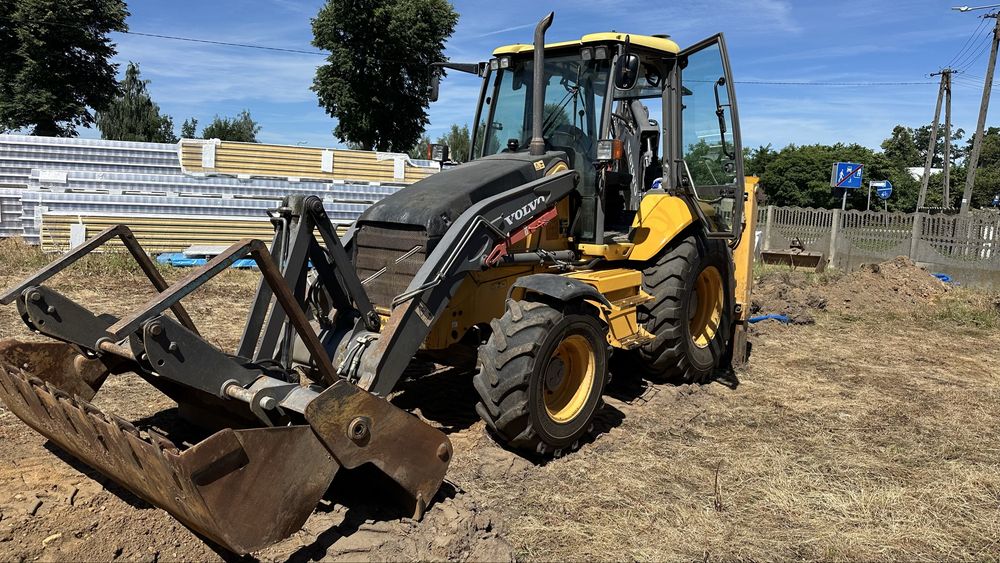 Koparko Ladowarka Volvo bl71 2010 rok 7700h w ciaglej eksploatacji
