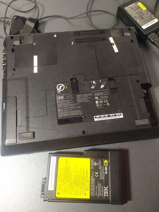 Ноутбук IBM ThinkPad 390e из 90-х