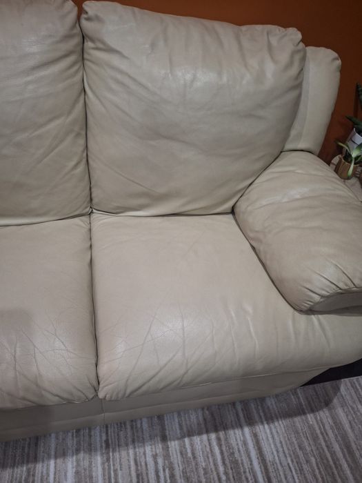 2 sofás pele genuína