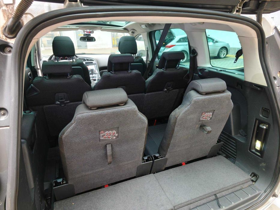 Peugeot 5008 2,0 HDI 163km automat 7 osób HAK