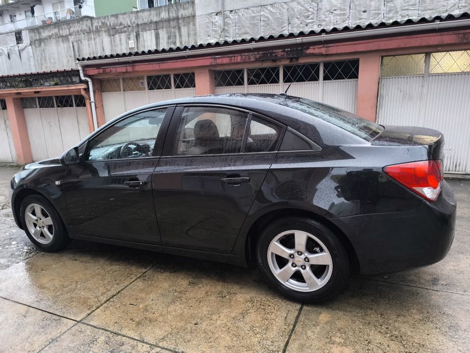 Cruze 1 .6 com GPL impecável