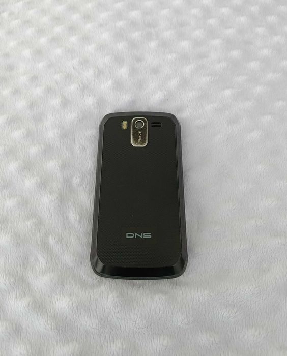 Продам полностью рабочий телефон DNS-S4502