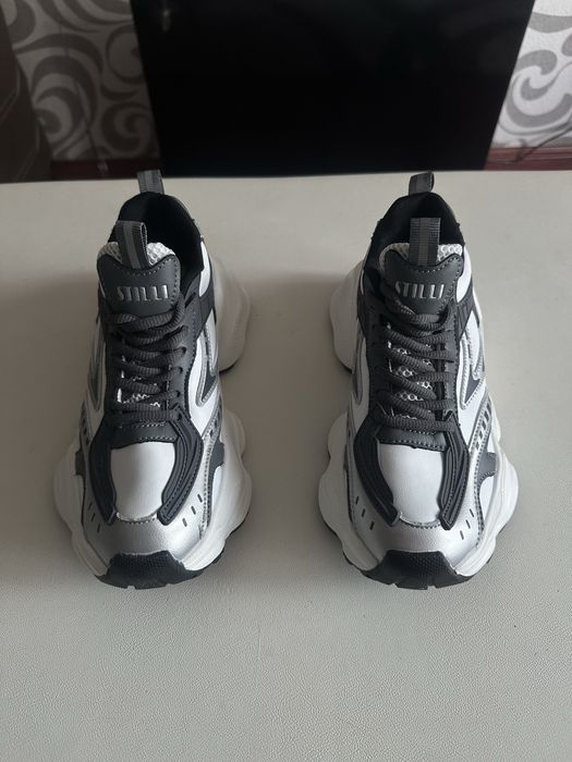 Кросовки 38р НОВЫЕ  24 см