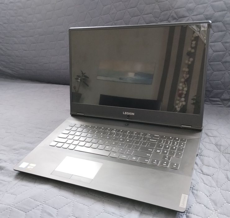 Laptop Lenovo Y5400 17 cali po serwisie
