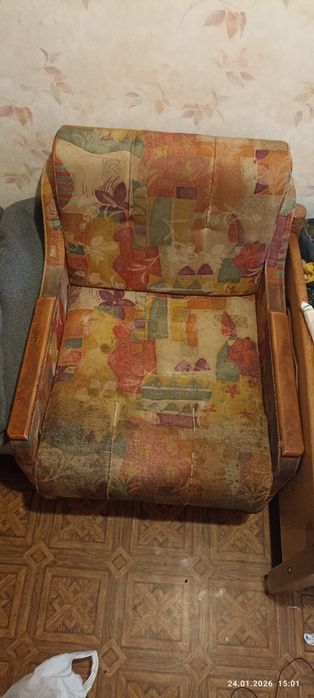 Віддам диван і 2 крісла - розкладні