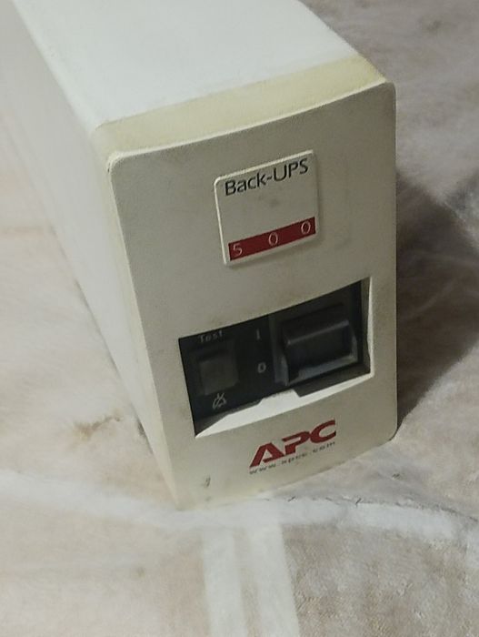 Корпуса від блоків живлення та UPS