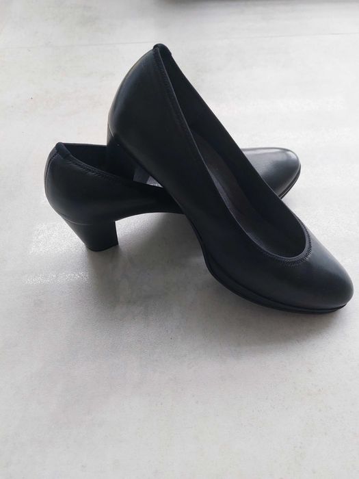 Buty skórzane Marco Tozzi roz.37