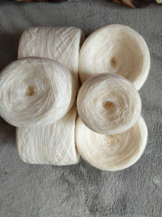 Пряжа різна - шерстяна, ірис для ручного та машинного в;язання