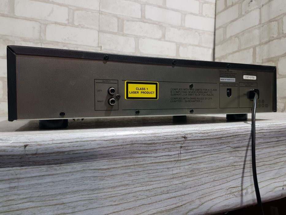Програвач CD дисків Harman Kardon HD 7400, б/у з Німеччини