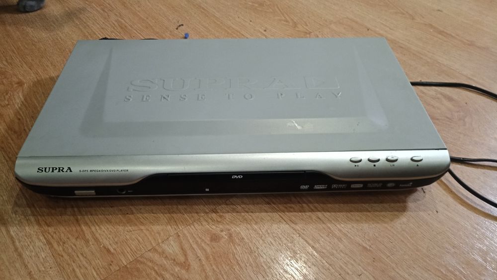 dvd 3~шт.,(хорошей фирмы),рабочие,пульты тоже есть.