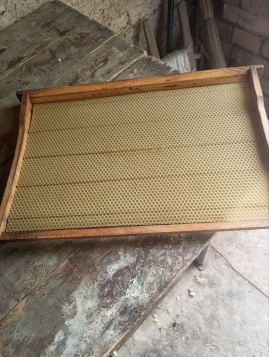 Продам вулики з бджолами. Бджолосім'ї