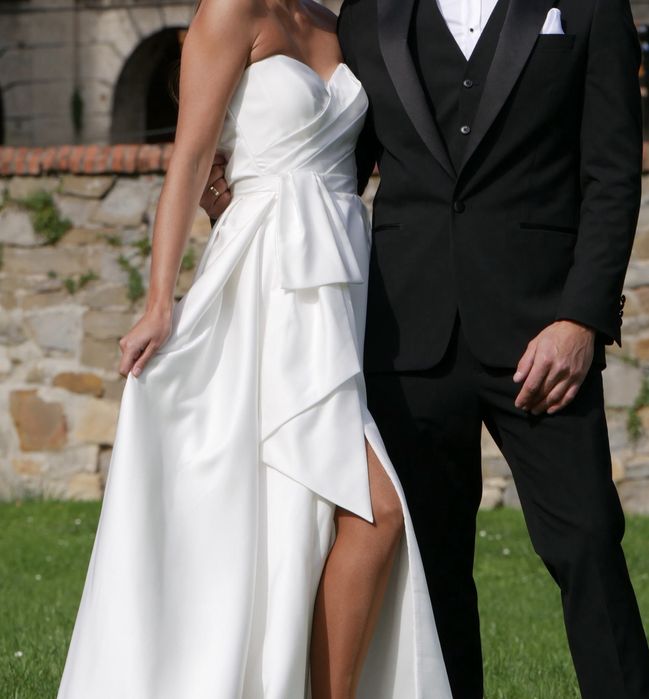 Gładka suknia ślubna