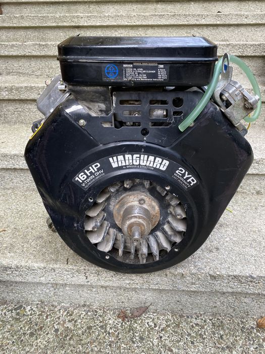 Silnik Briggs & Stratton Vanguard 16 KM