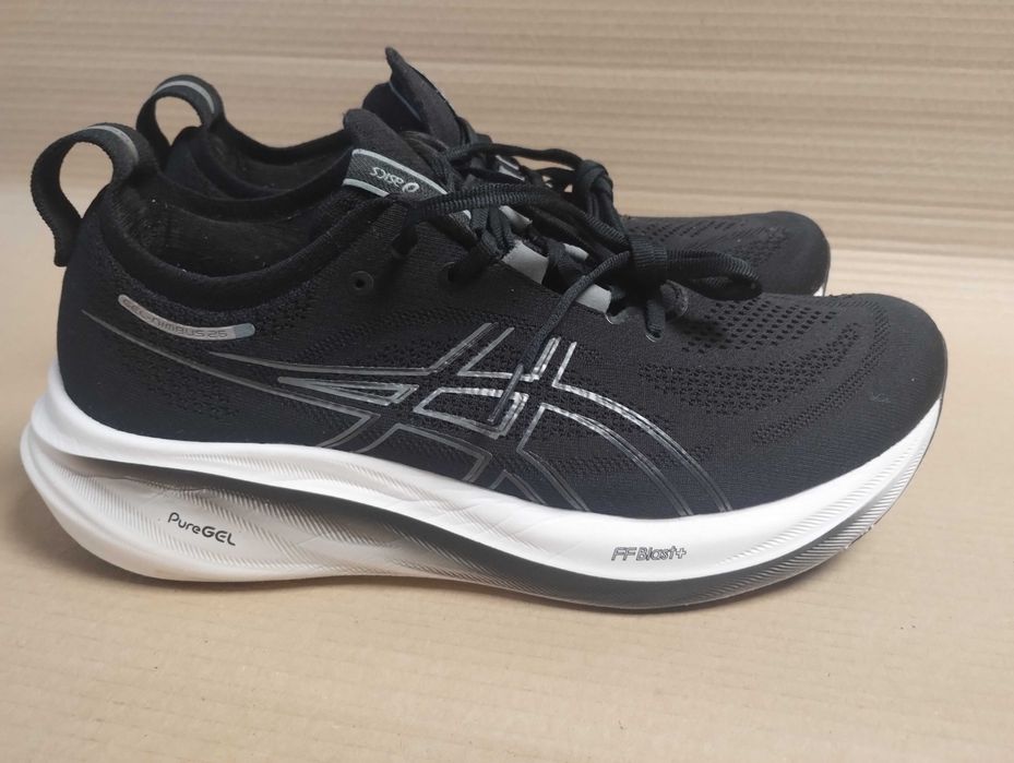 Używane buty sportowe do biegania 45 asic nimbus 26
