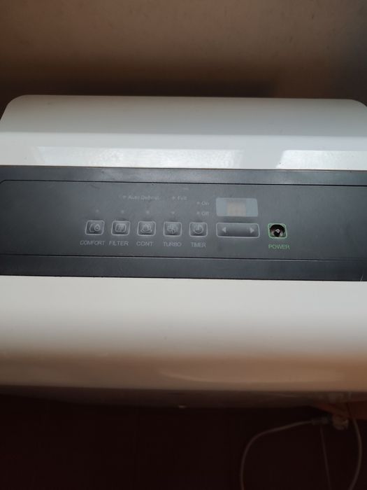Desumidificador Equation 40L/dia avariado (erro P2) para peças ou reparação