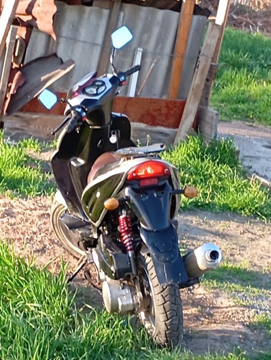 Продам скутер дефіант велон 125 кубів