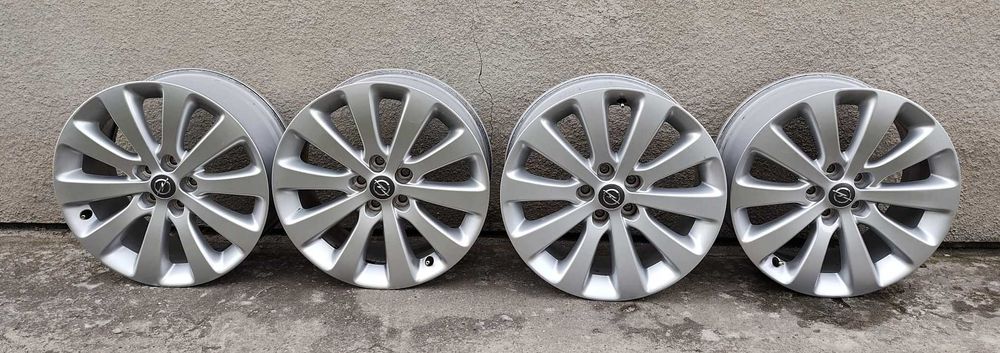 Felgi aluminiowe Oryginalne 17" 5x105 Opel Astra Mokka Zafira Meriva Corsa... 4szt  Stan Bdb