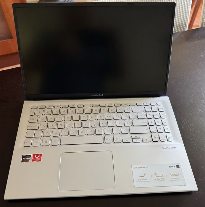 Portátil ASUS VivoBook 15 X512D AMD Ryzen 5