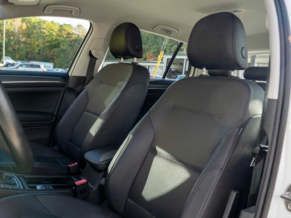 Volkswagen e-Golf SEL      2017