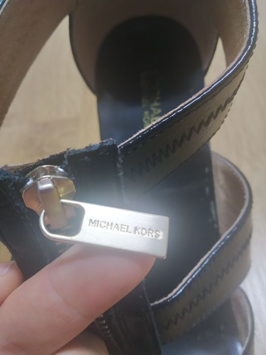 Жіночі босоніжки