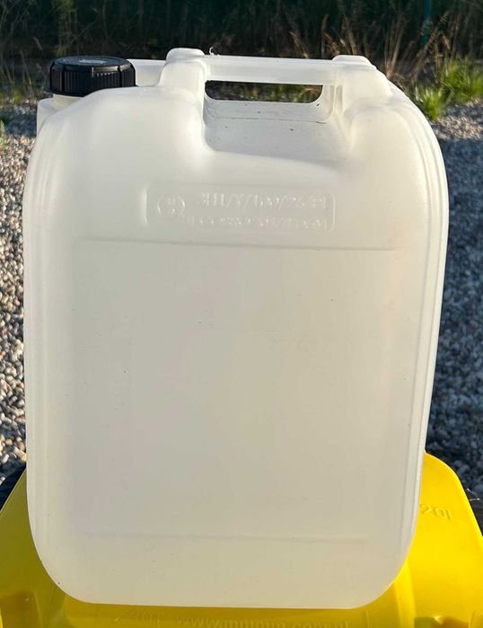 Solidne bańki kanistry 20L HDPE – 40 sztuk (na wodę, płyny)