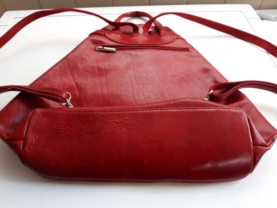 Carteira/Mochila italiana de cor vermelha