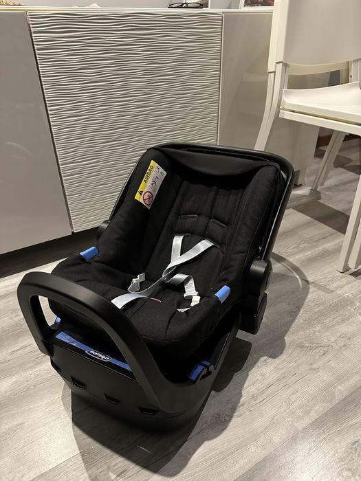 Ovo Chicco Kaily c/ base para automóvel