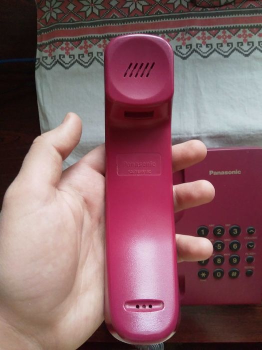 Продаю оригінальний стаціонарний телефон Panasonic KX-TS2350UAR
