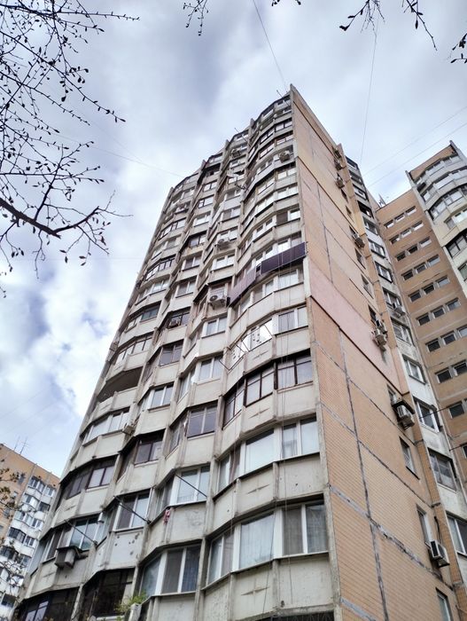 Альпинист, любые высотные работы.
