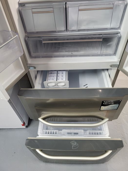 Холодильник Hotpoint Ariston