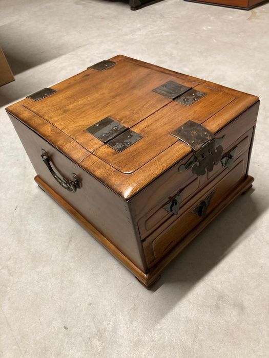 Guarda jóias Oriental