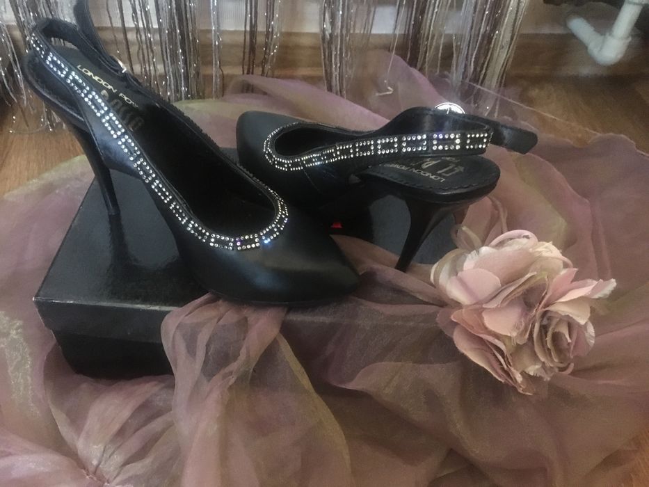 Босоножки женские