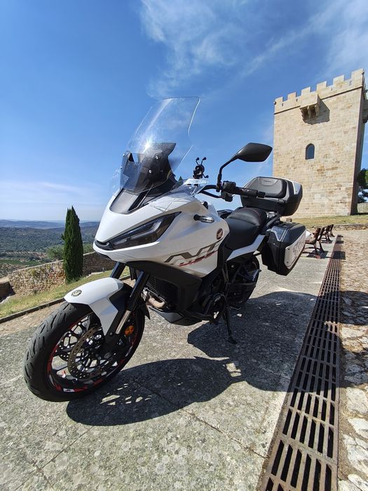 Honda NT 1100 DCT (mudanças automáticas)