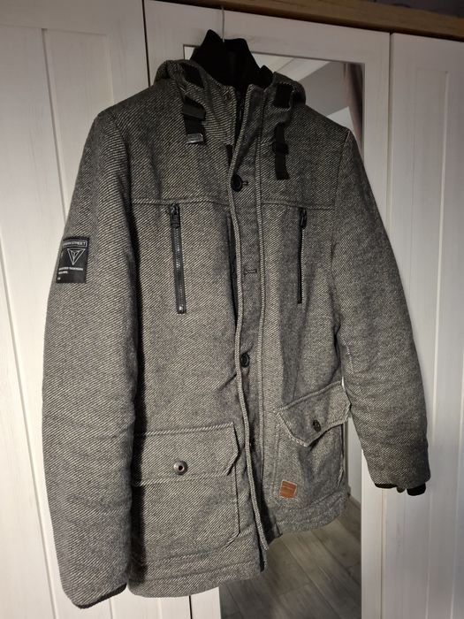 Стильное мужское теплое пальто в хорошем состоянии!
