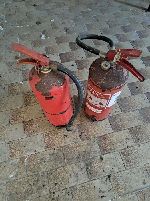 extintor de incendio usado