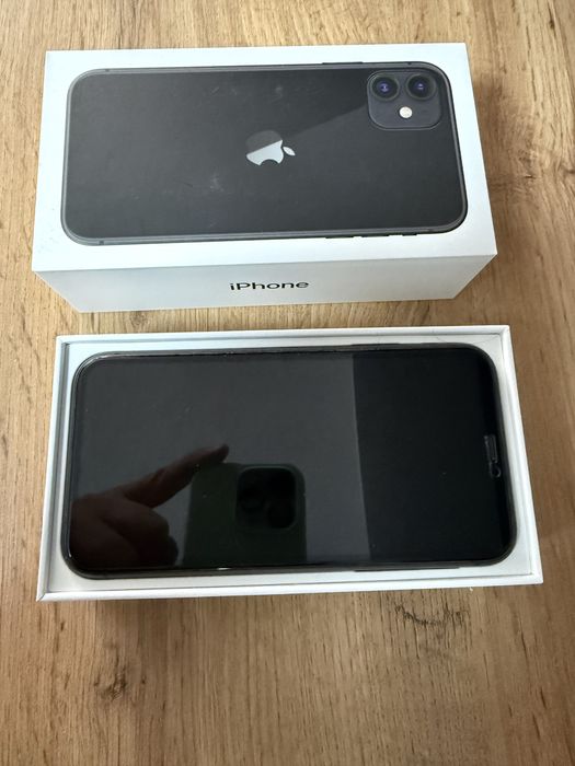 Телефон IPhone 11