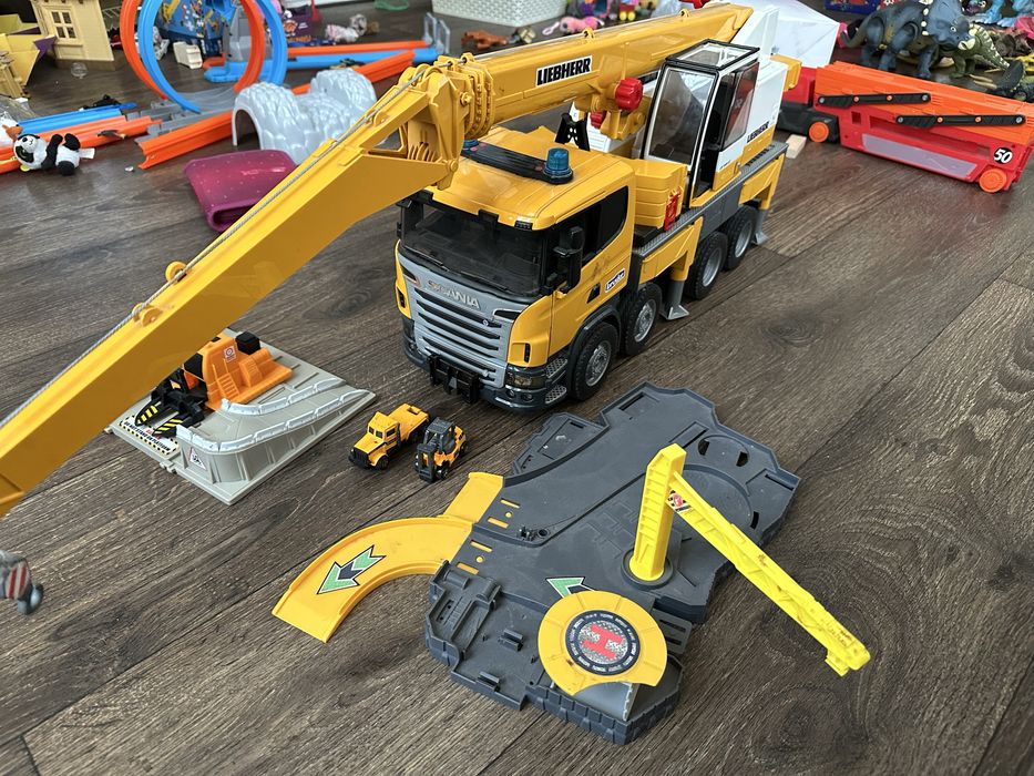 Фура игрушечная liebherr