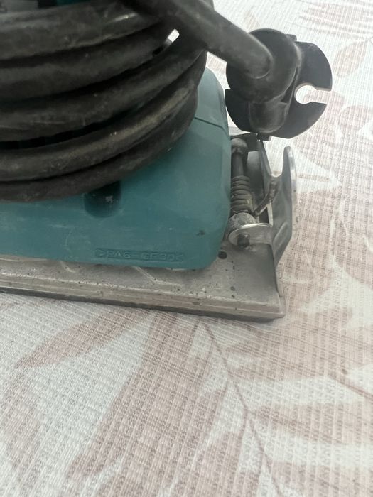 Шлифмашинка макита Makita corporation japan ВО3700   180W