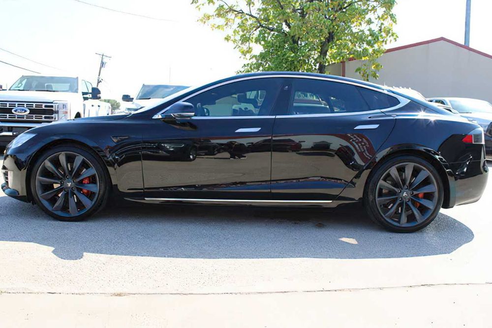 Tesla Model S P100D      2017