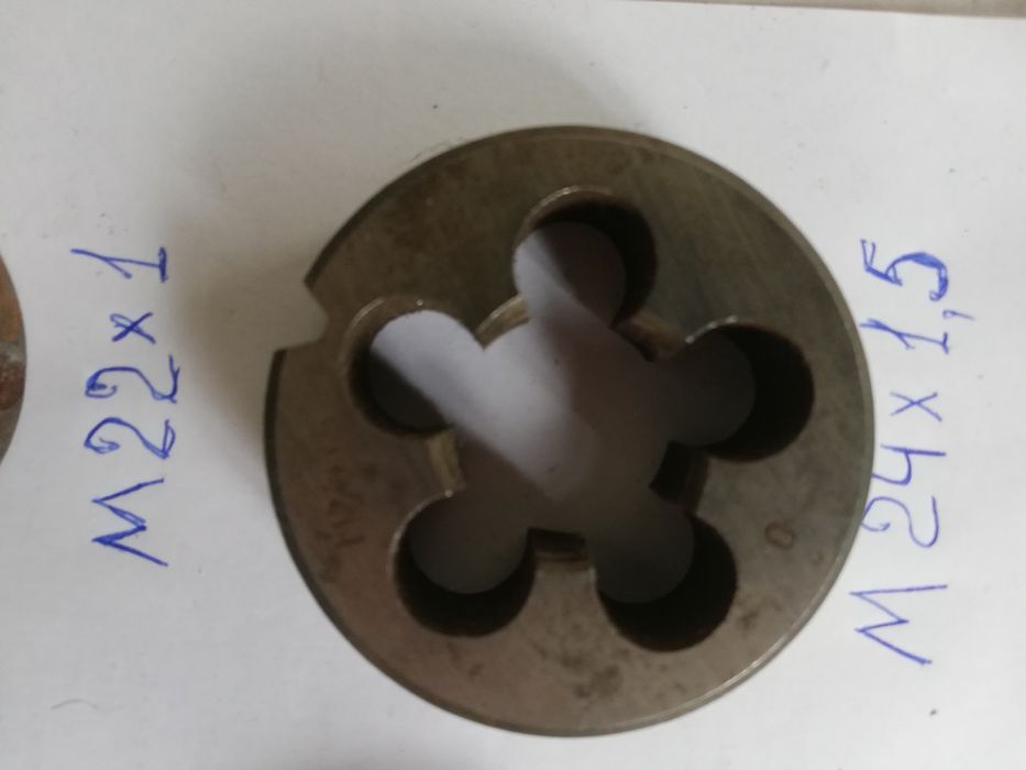 Плашки метрические