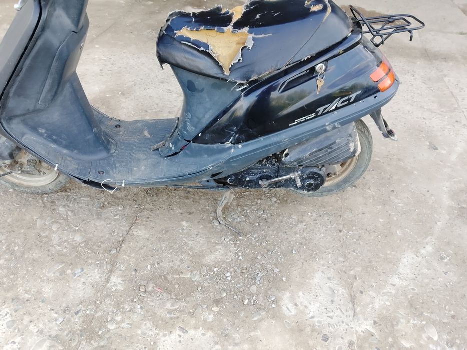 Продам скутер за 7000 honda dio