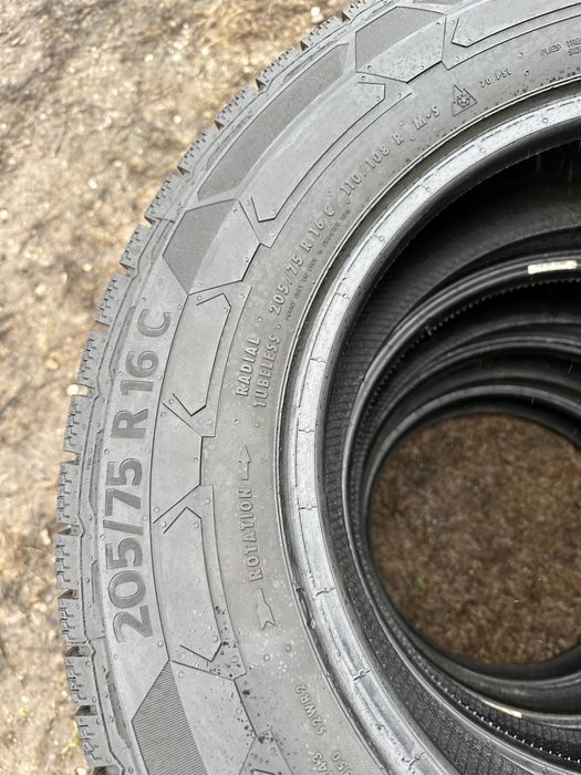 205/75/16c Continental Van Contact Winter