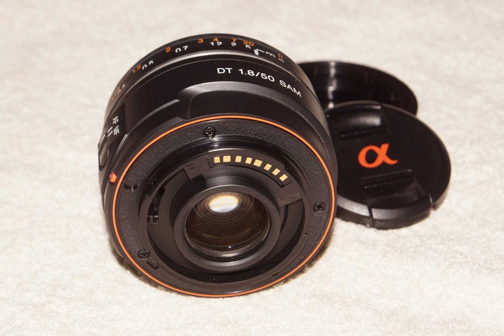 Sony AF 50mm f/1.8 SAM