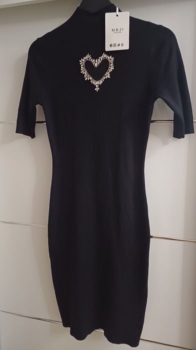 Piękna nowa sukienka prążek